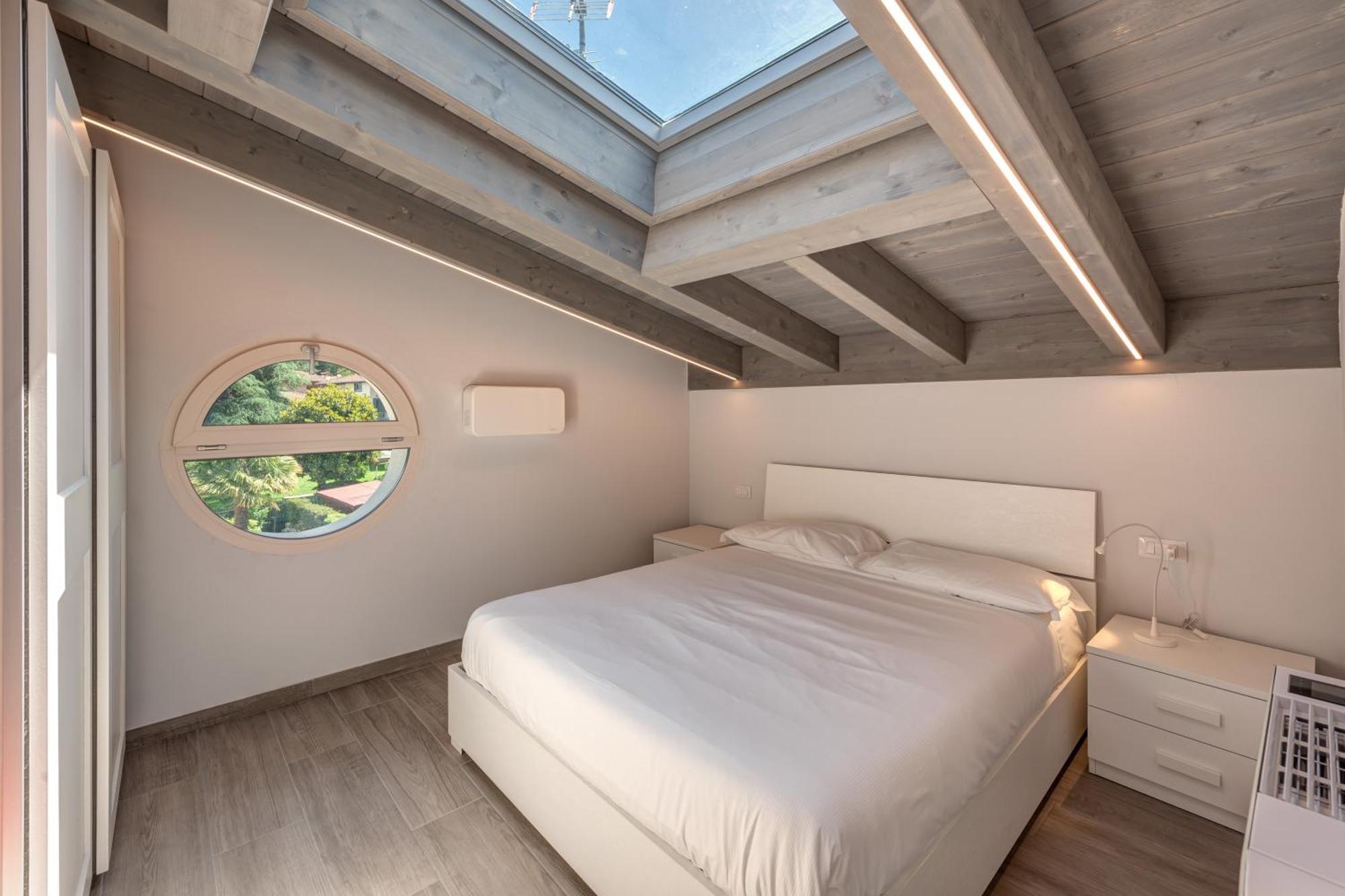 Villa Family With Pool And Amazing Panoramic Penthouse Colico Exterior photo