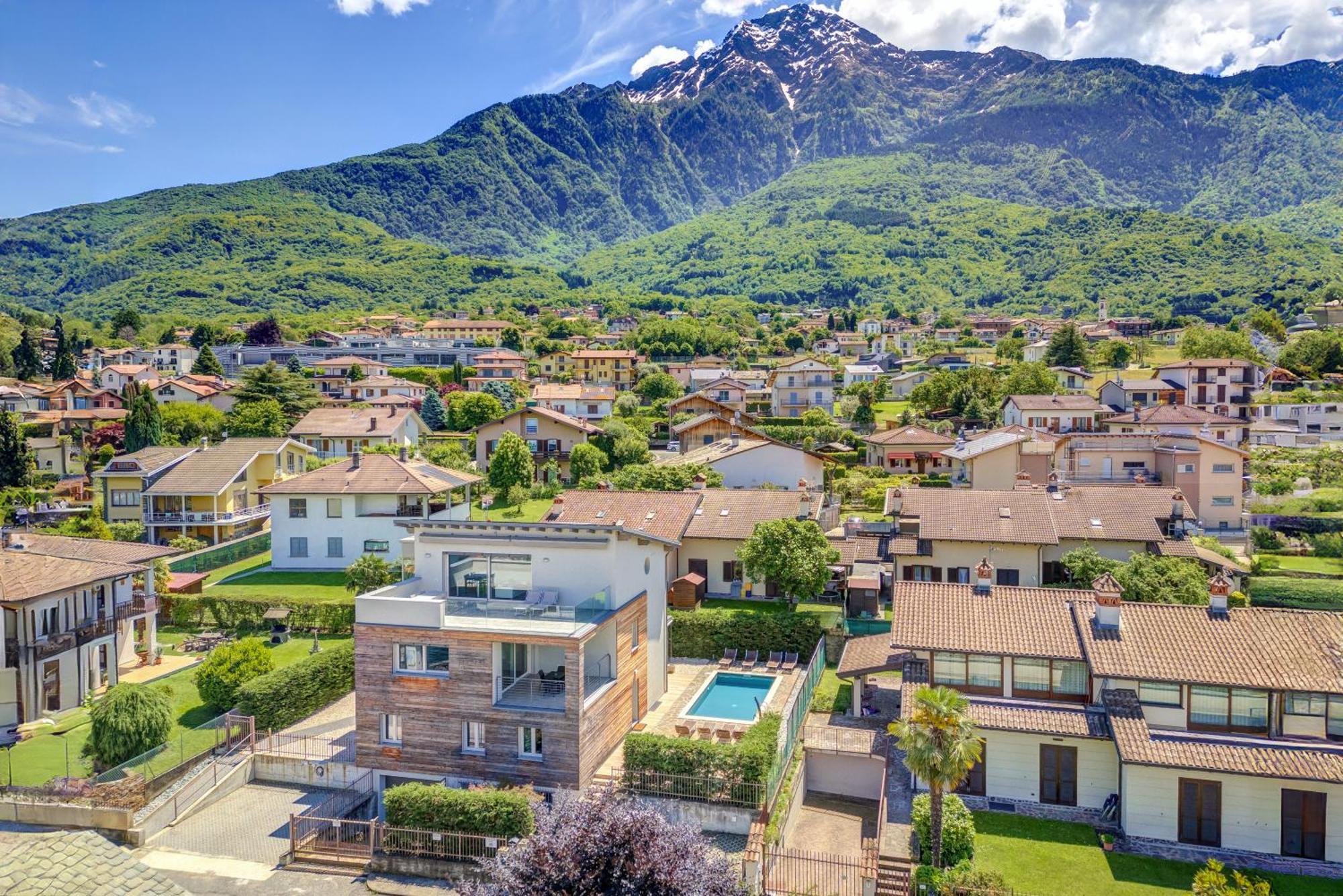 Villa Family With Pool And Amazing Panoramic Penthouse Colico Exterior photo