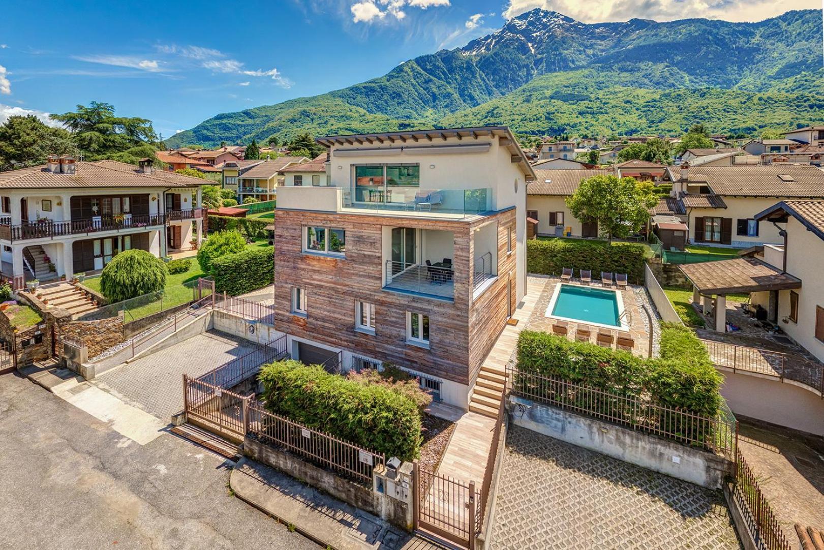 Villa Family With Pool And Amazing Panoramic Penthouse Colico Exterior photo